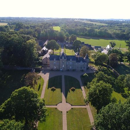 Chateau De Cadouzan Saint-Dolay Bagian luar foto