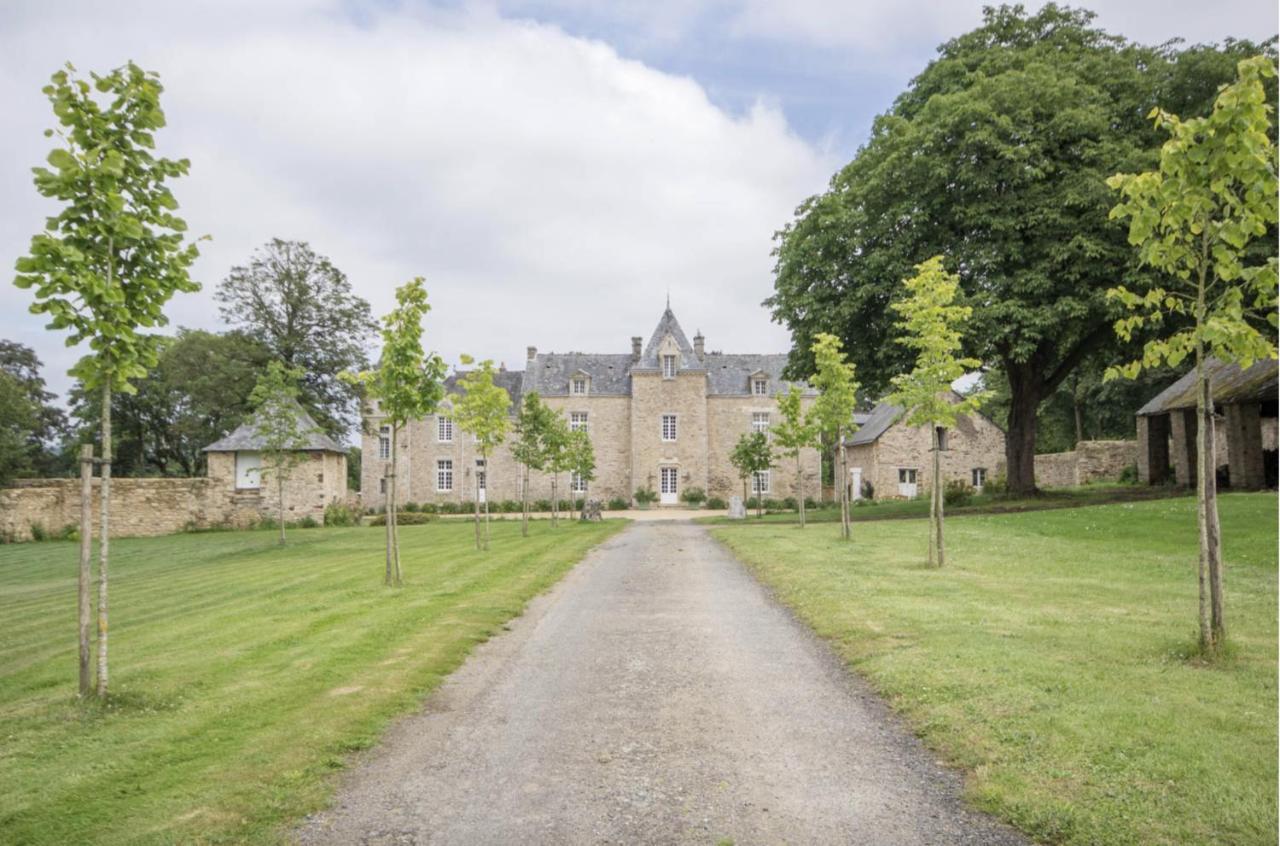 Chateau De Cadouzan Saint-Dolay Bagian luar foto