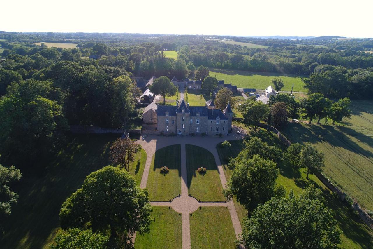 Chateau De Cadouzan Saint-Dolay Bagian luar foto