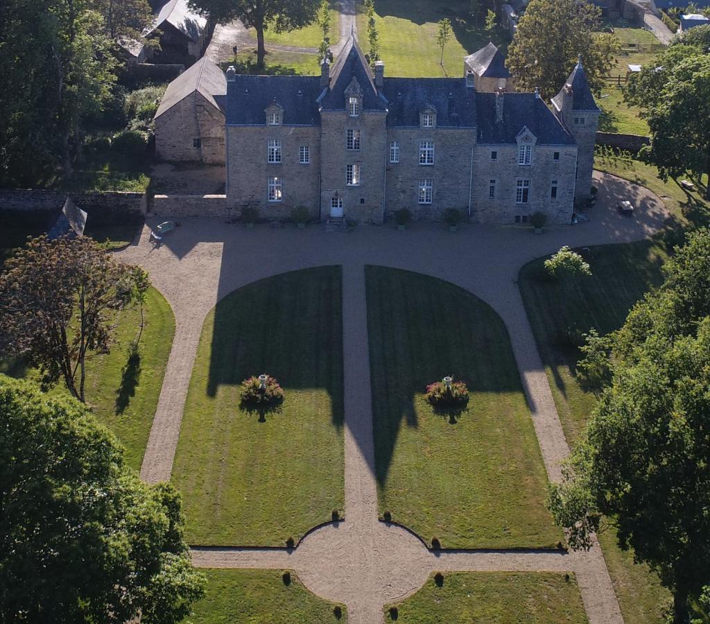 Chateau De Cadouzan Saint-Dolay Bagian luar foto
